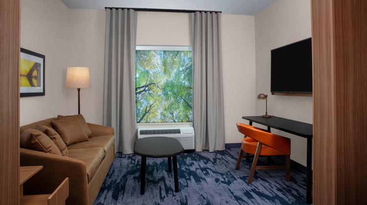 Fairfield Inn & Suites Lewisburg Room