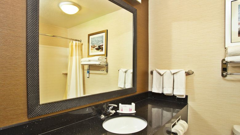 <b>Fairfield Inn & Suites Madison West Room</b>. Images powered by <a href="https://www.leonardoworldwide.com/" title="Leonardo Worldwide" target="_blank">Leonardo</a>.