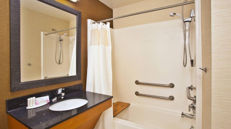 <b>Fairfield Inn & Suites Madison West Room</b>. Images powered by <a href="https://www.leonardoworldwide.com/" title="Leonardo Worldwide" target="_blank">Leonardo</a>.