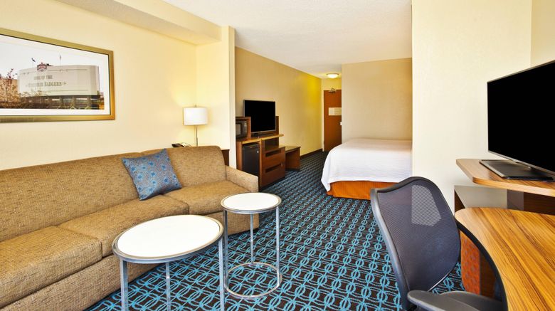 <b>Fairfield Inn & Suites Madison West Suite</b>. Images powered by <a href="https://www.leonardoworldwide.com/" title="Leonardo Worldwide" target="_blank">Leonardo</a>.