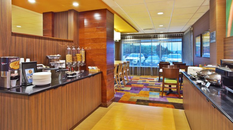 <b>Fairfield Inn & Suites Madison West Restaurant</b>. Images powered by <a href="https://www.leonardoworldwide.com/" title="Leonardo Worldwide" target="_blank">Leonardo</a>.
