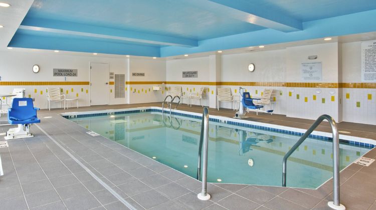 Fairfield Inn & Suites Madison West Pool