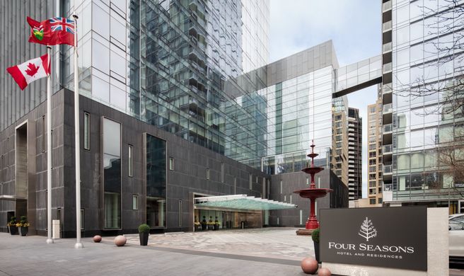 Four Seasons Hotel Toronto Exterior