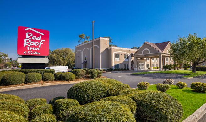 Red Roof Inn & Suites Albany Exterior