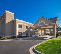 Red Roof Inn & Suites Albany Exterior