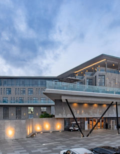 Alisa Hotel Tema
