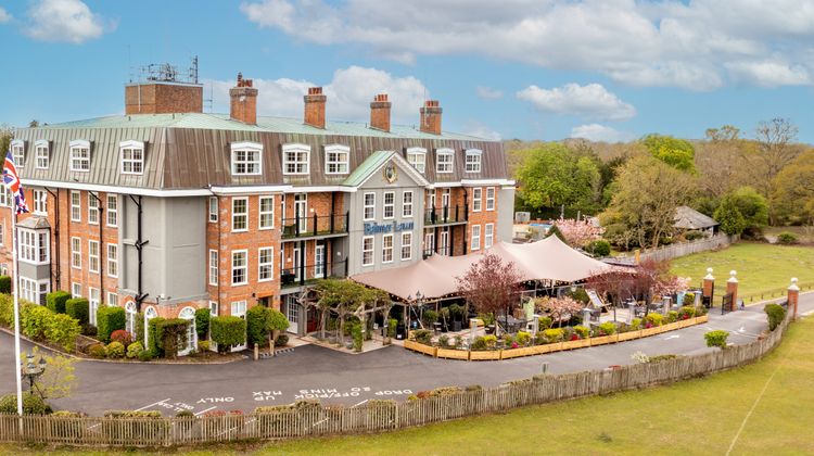 Balmer Lawn Hotel Exterior