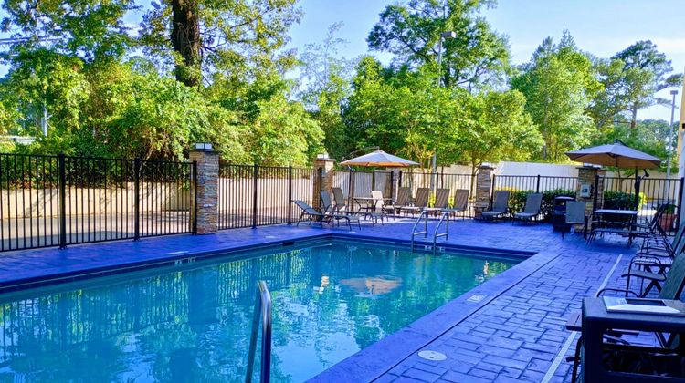 Holiday Inn Express & Suites Mobile West Pool