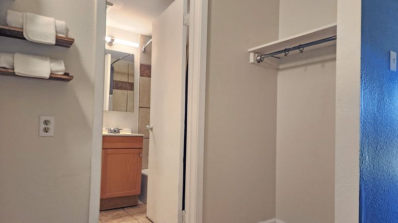 <b>Red Carpet Inn Room</b>. Images powered by <a href="https://www.leonardoworldwide.com/" title="Leonardo Worldwide" target="_blank">Leonardo</a>.