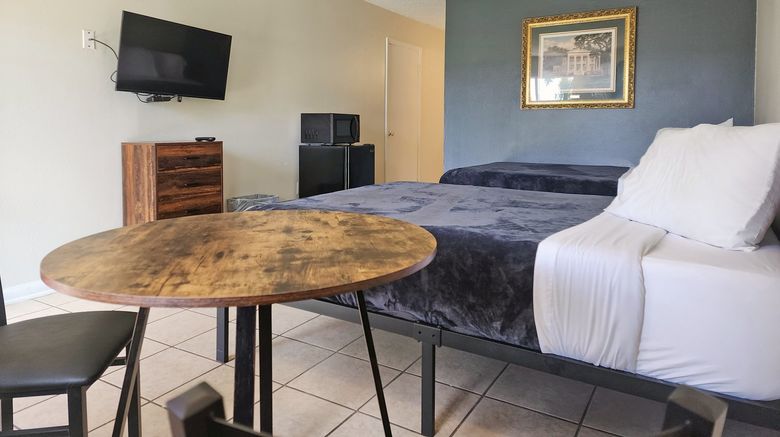 <b>Red Carpet Inn Room</b>. Images powered by <a href="https://www.leonardoworldwide.com/" title="Leonardo Worldwide" target="_blank">Leonardo</a>.