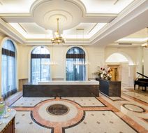Hamp Court Palace Taipei Lobby