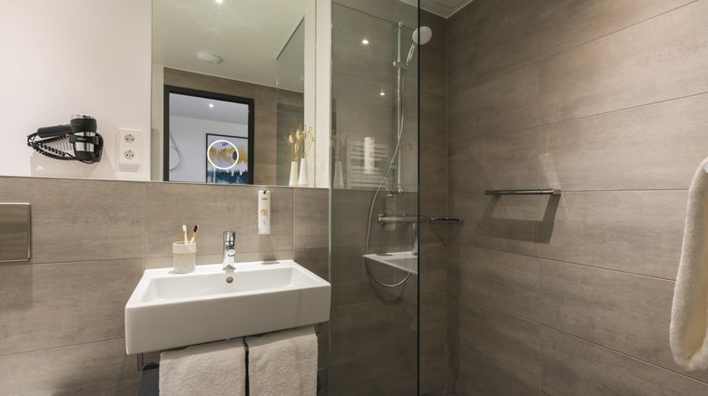 <b>Candlewood Suites Berlin Charlottenburg Room</b>. Images powered by <a href="https://www.leonardoworldwide.com/" title="Leonardo Worldwide" target="_blank">Leonardo</a>.