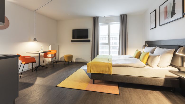 <b>Candlewood Suites Berlin Charlottenburg Room</b>. Images powered by <a href="https://www.leonardoworldwide.com/" title="Leonardo Worldwide" target="_blank">Leonardo</a>.