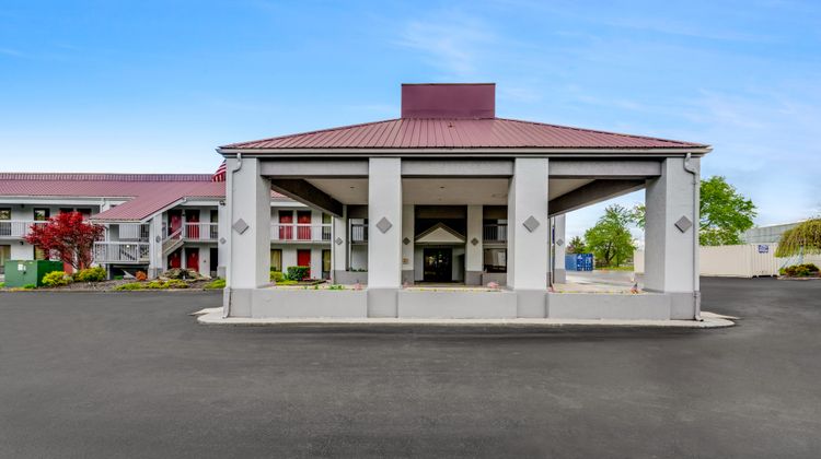 Red Roof Inn Kingsport Exterior
