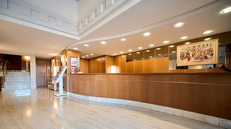 <b>Albret Hotel Lobby</b>. Images powered by <a href="https://www.leonardoworldwide.com/" title="Leonardo Worldwide" target="_blank">Leonardo</a>.