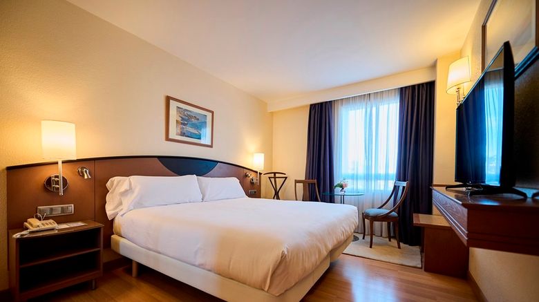 <b>Albret Hotel Room</b>. Images powered by <a href="https://www.leonardoworldwide.com/" title="Leonardo Worldwide" target="_blank">Leonardo</a>.