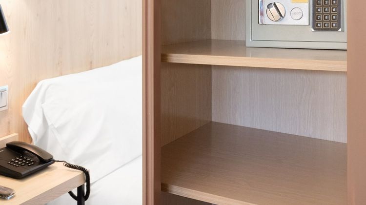 Albret Hotel Room