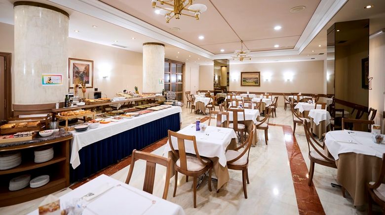 <b>Albret Hotel Restaurant</b>. Images powered by <a href="https://www.leonardoworldwide.com/" title="Leonardo Worldwide" target="_blank">Leonardo</a>.