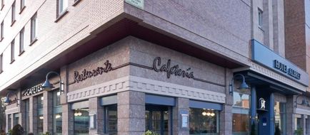 Albret Hotel Exterior
