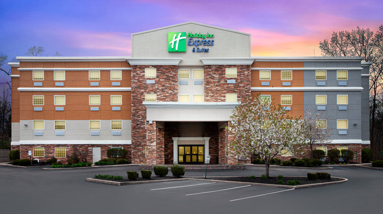 Holiday Inn Express & Suites Carmel Nort Exterior