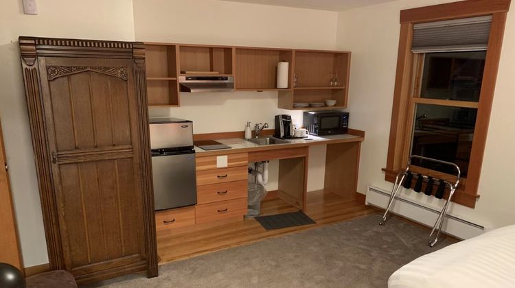 Inn at Creek Street & New York Hotel Room