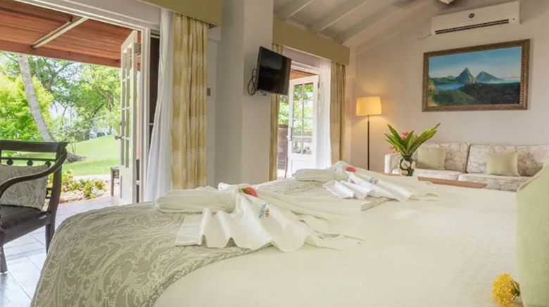 <b>East Winds Resort Ltd Suite</b>. Images powered by <a href="https://www.leonardoworldwide.com/" title="Leonardo Worldwide" target="_blank">Leonardo</a>.