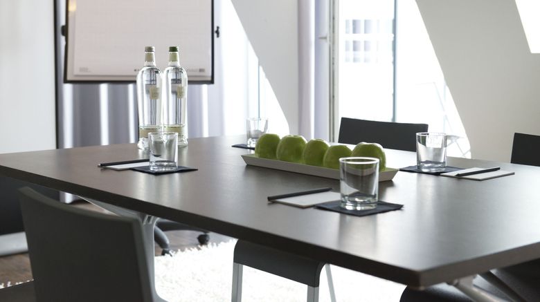<b>HOTEL Q! BERLIN Meeting</b>. Images powered by <a href="https://www.leonardoworldwide.com/" title="Leonardo Worldwide" target="_blank">Leonardo</a>.