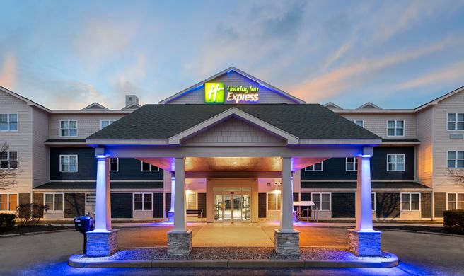 Holiday Inn Express Exterior