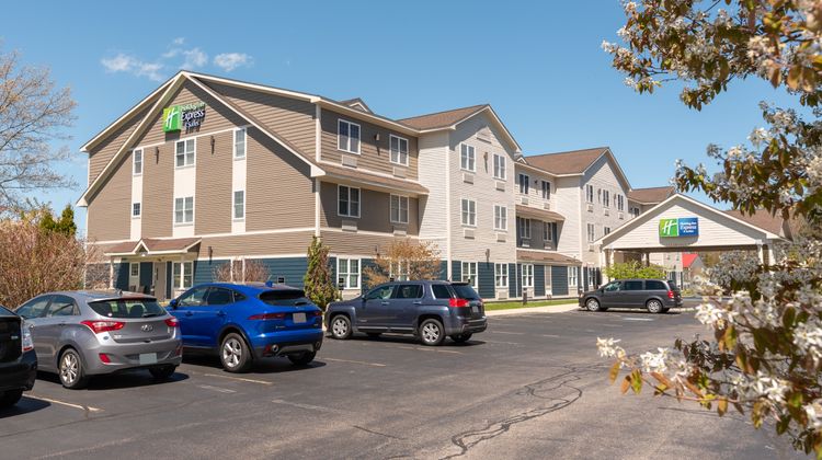 Holiday Inn Express & Stes Hampton South Exterior
