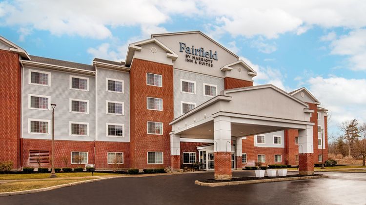 Fairfield Inn & Suites Saratoga Malta Exterior