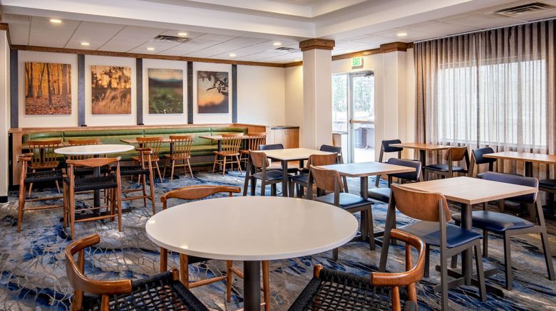 <b>Fairfield Inn & Suites Saratoga Malta Restaurant</b>. Images powered by <a href="https://www.leonardoworldwide.com/" title="Leonardo Worldwide" target="_blank">Leonardo</a>.