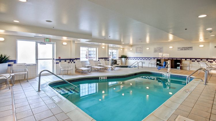 Fairfield Inn & Suites Saratoga Malta Pool
