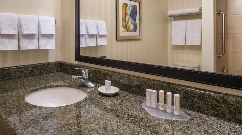<b>Fairfield Inn & Suites Portland North Room</b>. Images powered by <a href="https://www.leonardoworldwide.com/" title="Leonardo Worldwide" target="_blank">Leonardo</a>.