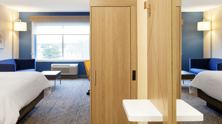 Holiday Inn Express Suite