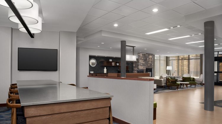 Fairfield Inn-Suites Sioux Falls Airport Lobby