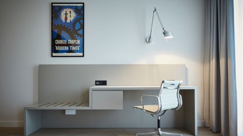 <b>Modern Times Hotel, Vevey Suite</b>. Images powered by <a href="https://www.leonardoworldwide.com/" title="Leonardo Worldwide" target="_blank">Leonardo</a>.