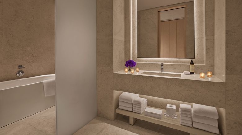 <b>The Jeddah EDITION Suite</b>. Images powered by <a href="https://www.leonardoworldwide.com/" title="Leonardo Worldwide" target="_blank">Leonardo</a>.