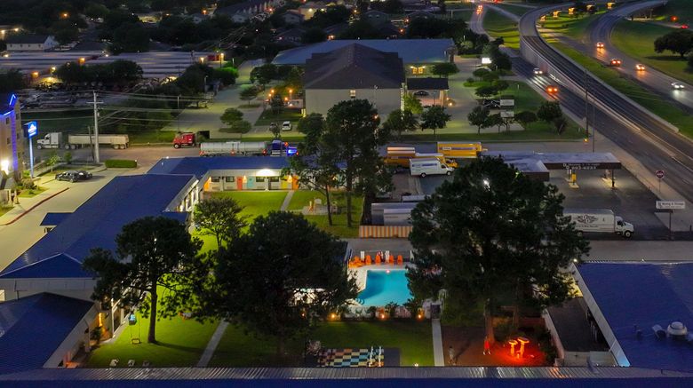 <b>Hotel McCoy College Station Exterior</b>. Images powered by <a href="https://www.leonardoworldwide.com/" title="Leonardo Worldwide" target="_blank">Leonardo</a>.