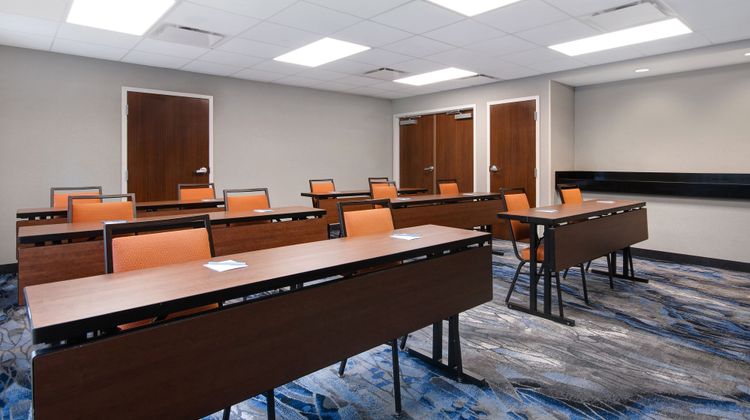 Fairfield Inn & Stes Rochester West Meeting