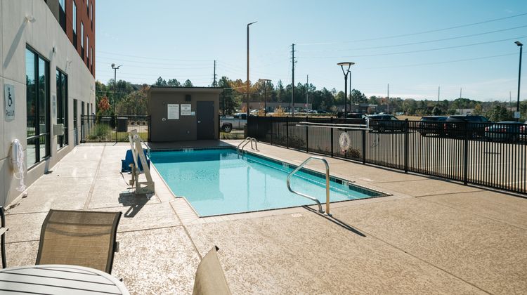 Holiday Inn Express & Suites Bessemer Pool