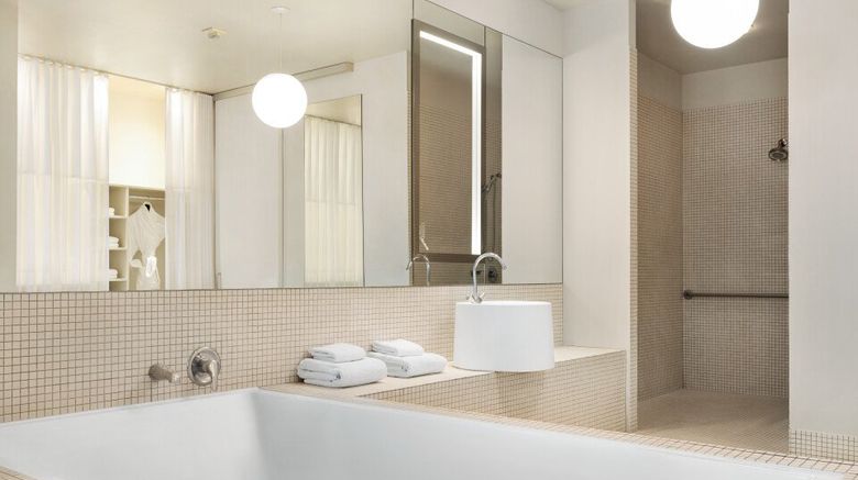 <b>The Delphi Downtown L.A. Hotel Suite</b>. Images powered by <a href="https://www.leonardoworldwide.com/" title="Leonardo Worldwide" target="_blank">Leonardo</a>.