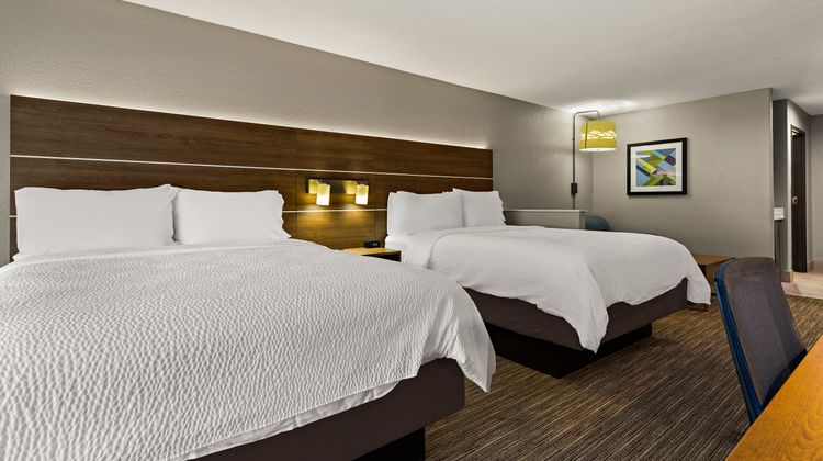Holiday Inn Express & Stes Okmulgee Suite