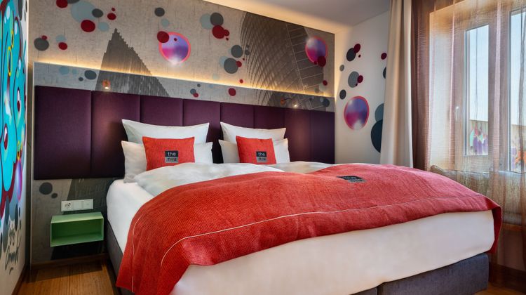 Holiday Inn the niu Hide Room