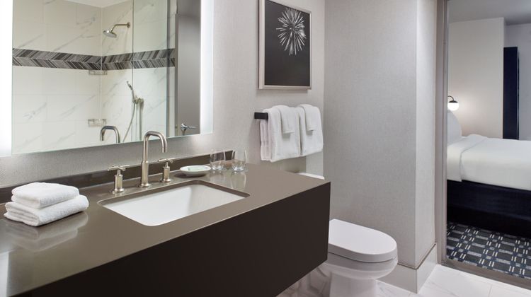 Courtyard by Marriott Crystal City Room