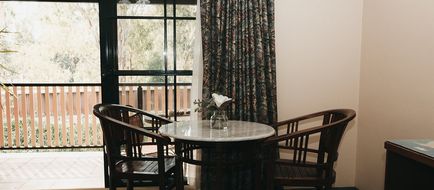 The Lawson Motor Inn Room