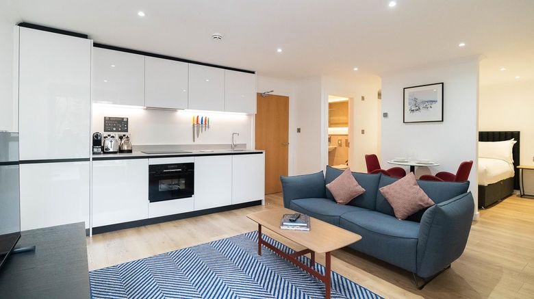 <b>Premier Suites Plus Fountain Court Room</b>. Images powered by <a href="https://www.leonardoworldwide.com/" title="Leonardo Worldwide" target="_blank">Leonardo</a>.