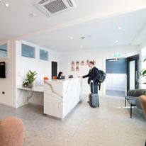 Premier Suites Plus Fountain Court
