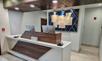 Holiday Inn Express & Suites Cincinnati