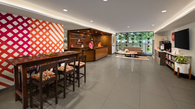 Ginger Mumbai Andheri East Lobby