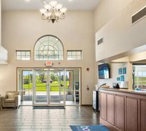 Boarders Inn & Suites by Cobblestone Lobby